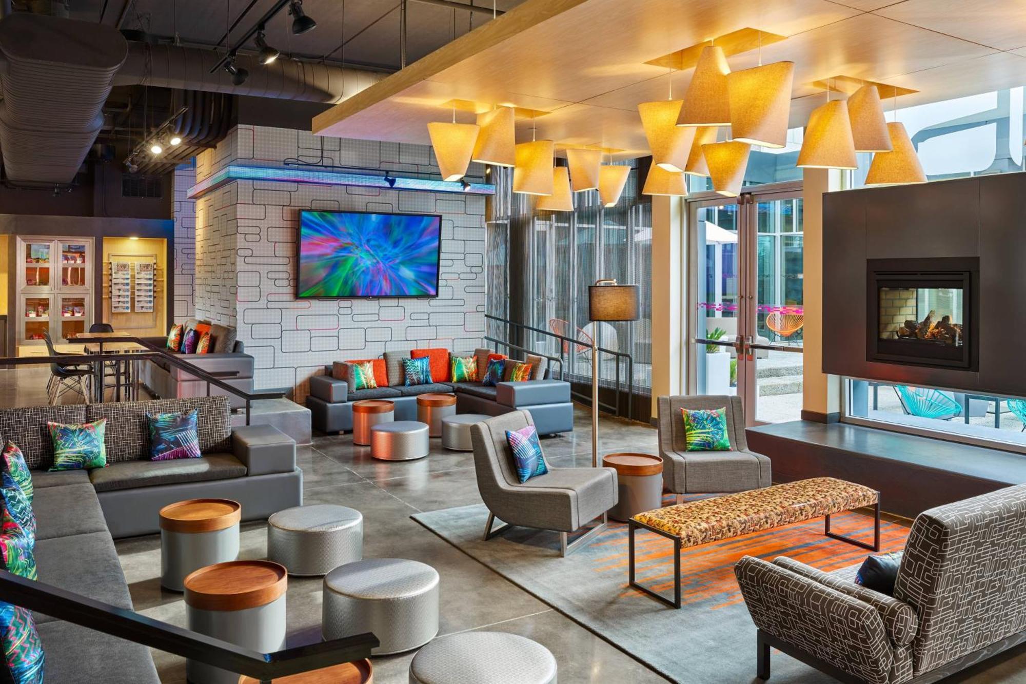 Aloft Northwest Hotel 3*